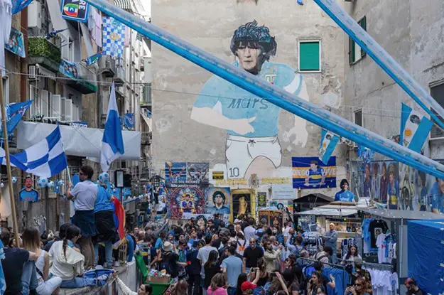 Quartieri spagnoli - Largo Maradona