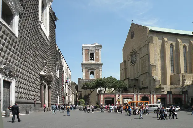 Piazza del Gesù e Santa Chiara
